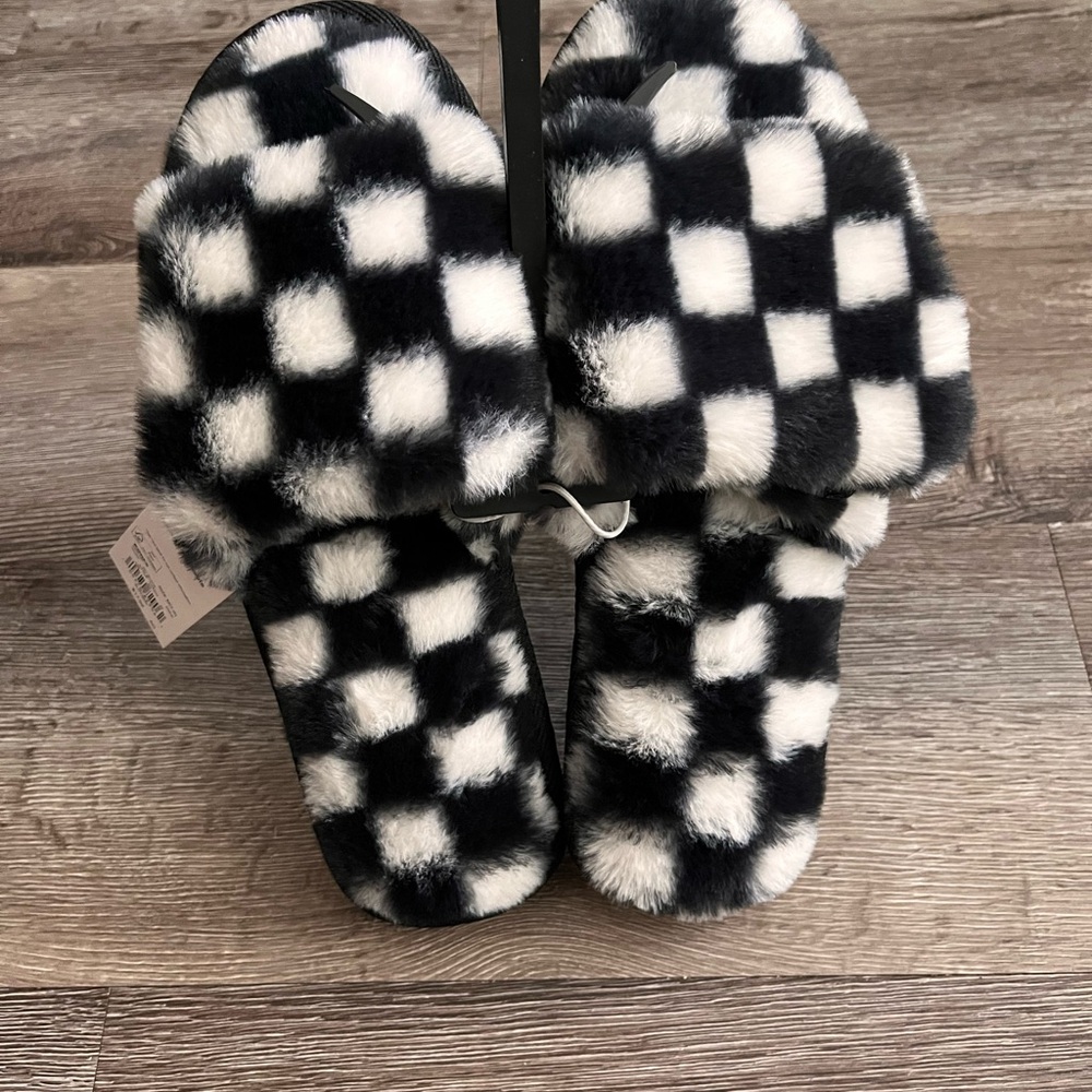 Stylish Black and White Checkered Women's Slippers